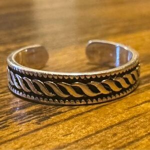 BendéLyon - 925 Sterling Silver. Pinky Ring. Size: Adjustable (5-9)